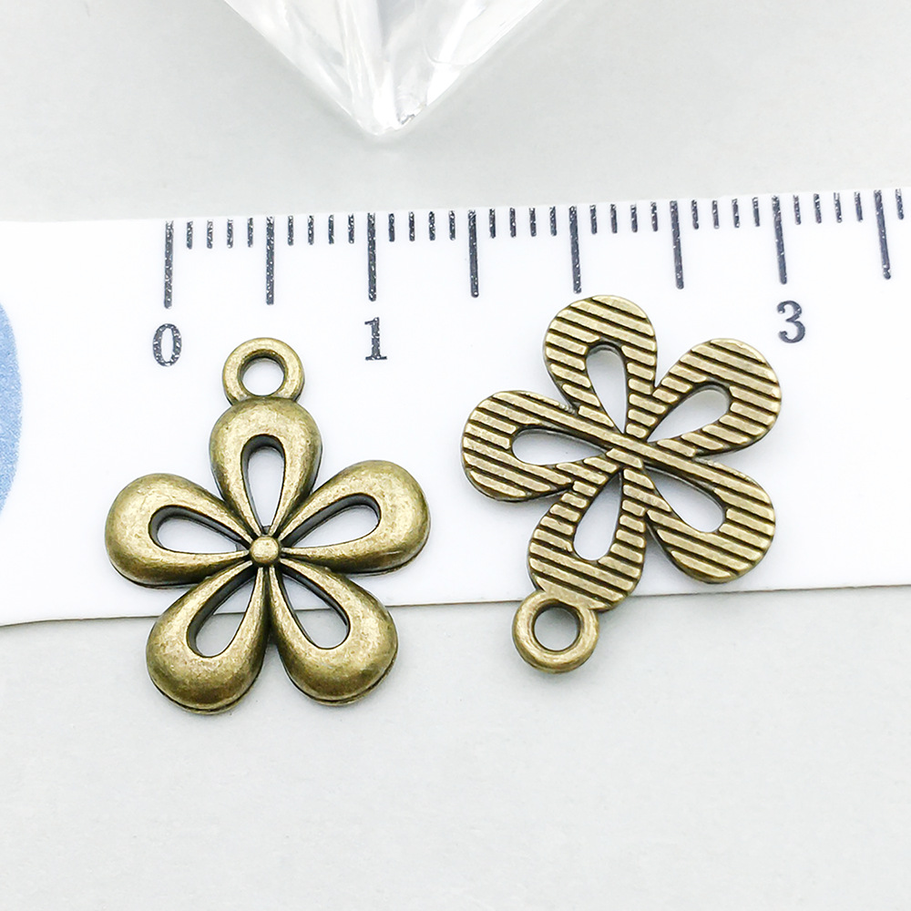 1 ancient green hollow flower 18*15mm-1.1g-20490