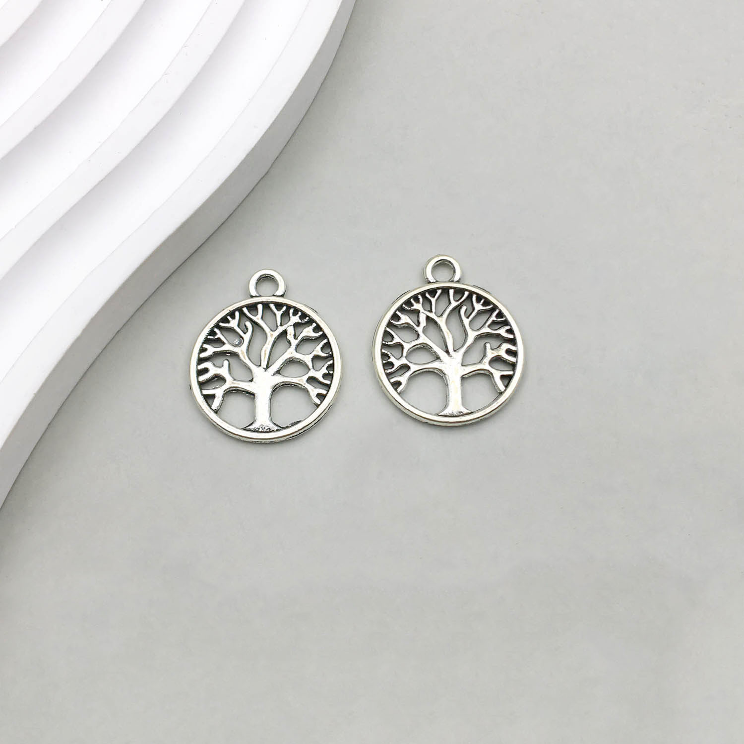 1 Ancient silver life tree 20*24mm-1.6g-4088