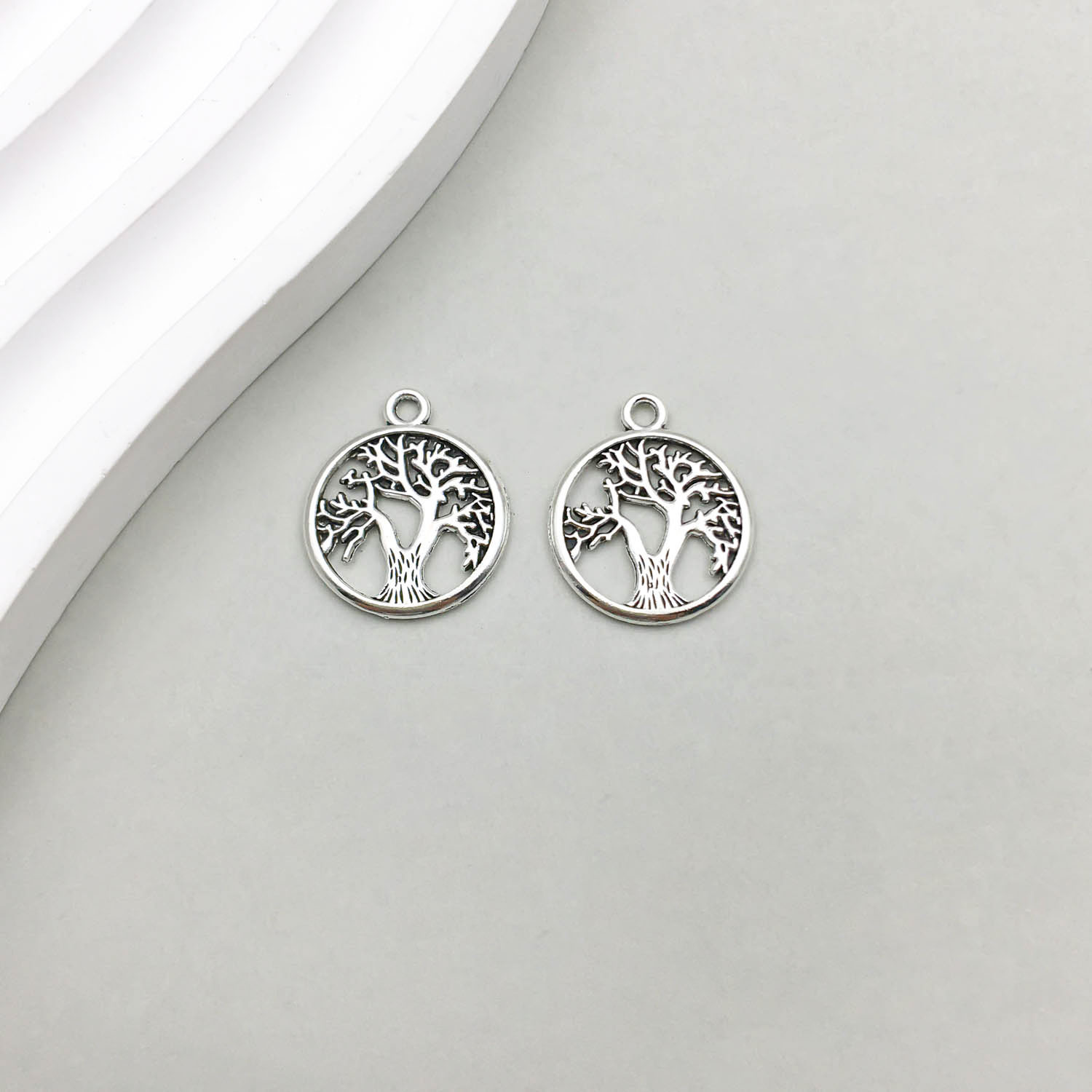 1 Ancient silver life tree 15*19mm-0.8g-10398