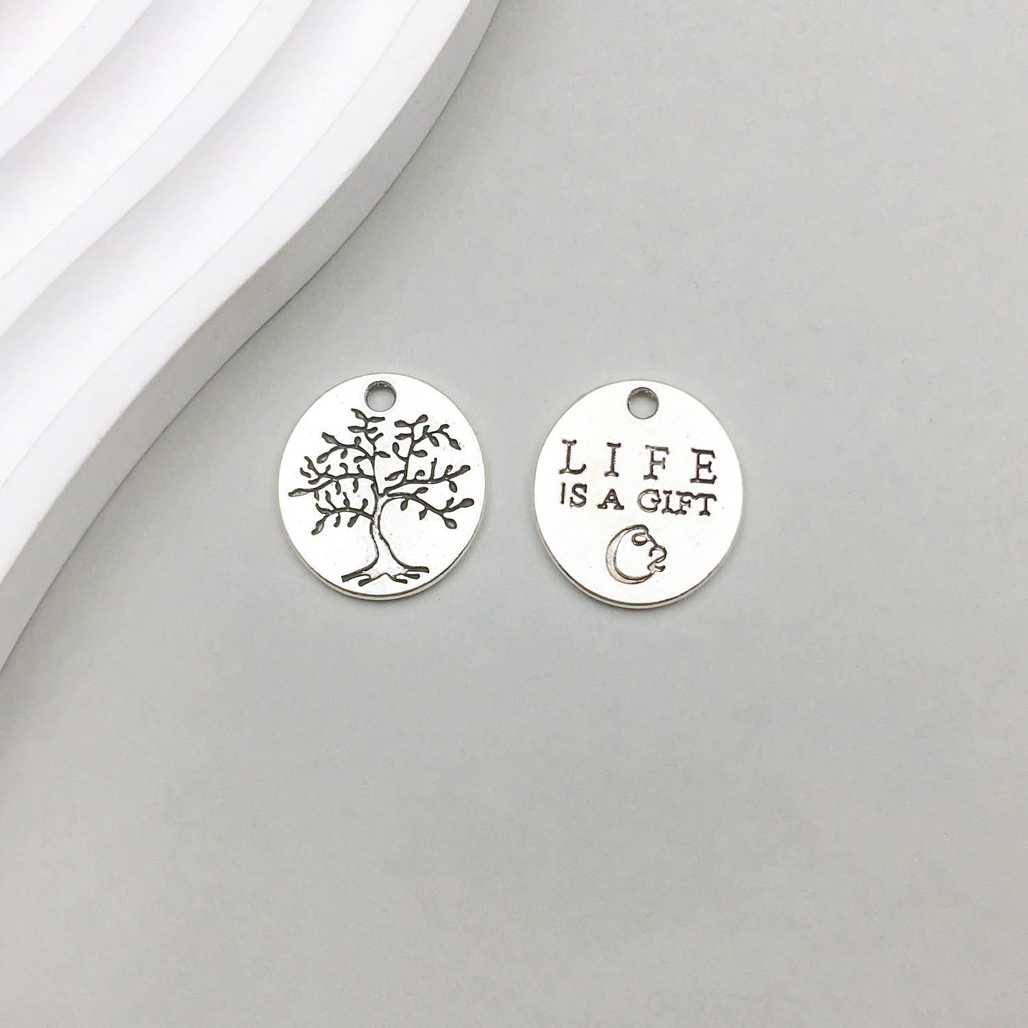 1 Ancient silver life tree 18*20mm-2.4g-10912