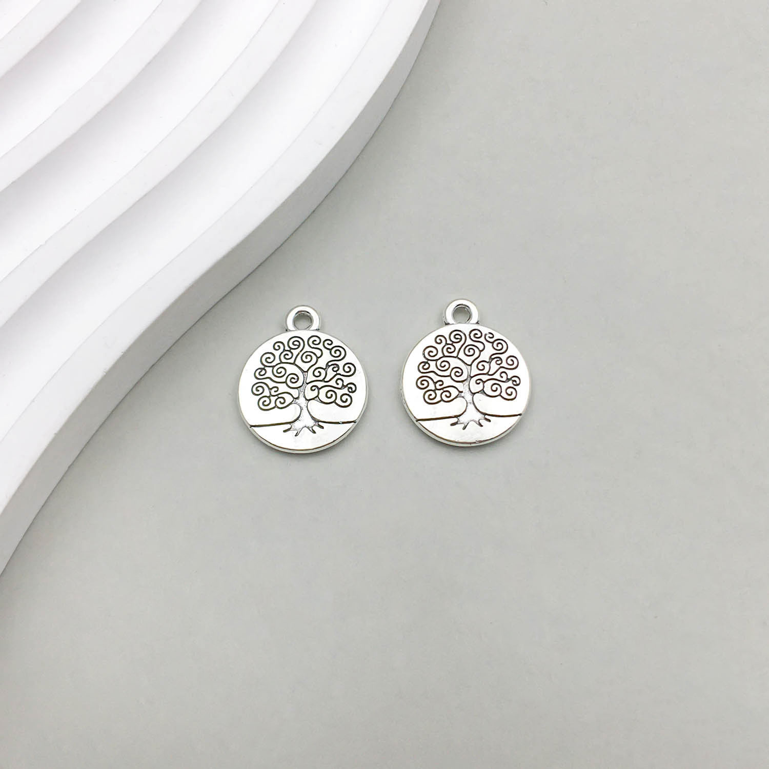 1 Ancient silver life tree 15*18mm-2g-11220