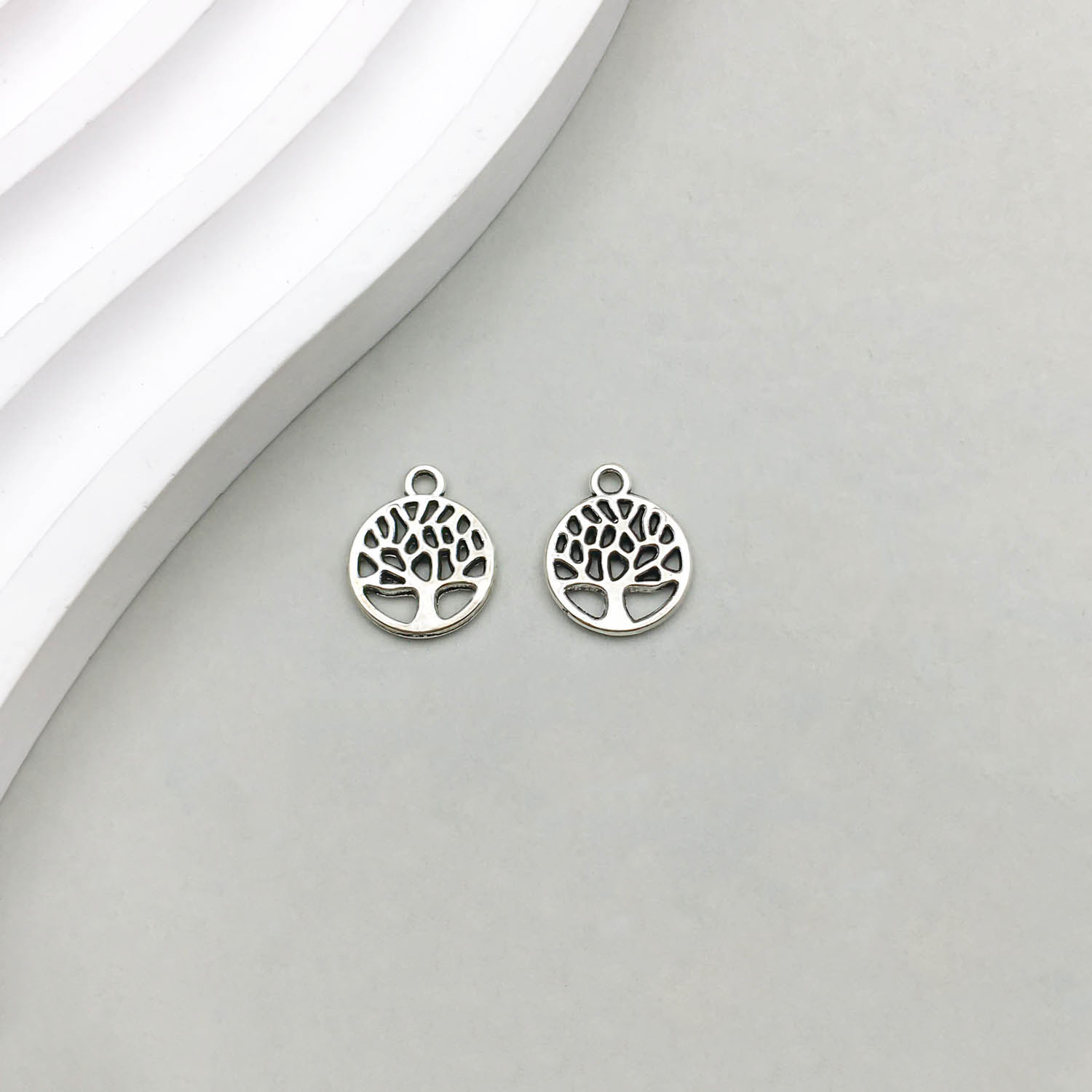 1 Ancient silver life tree 10*13mm-0.4g-15567