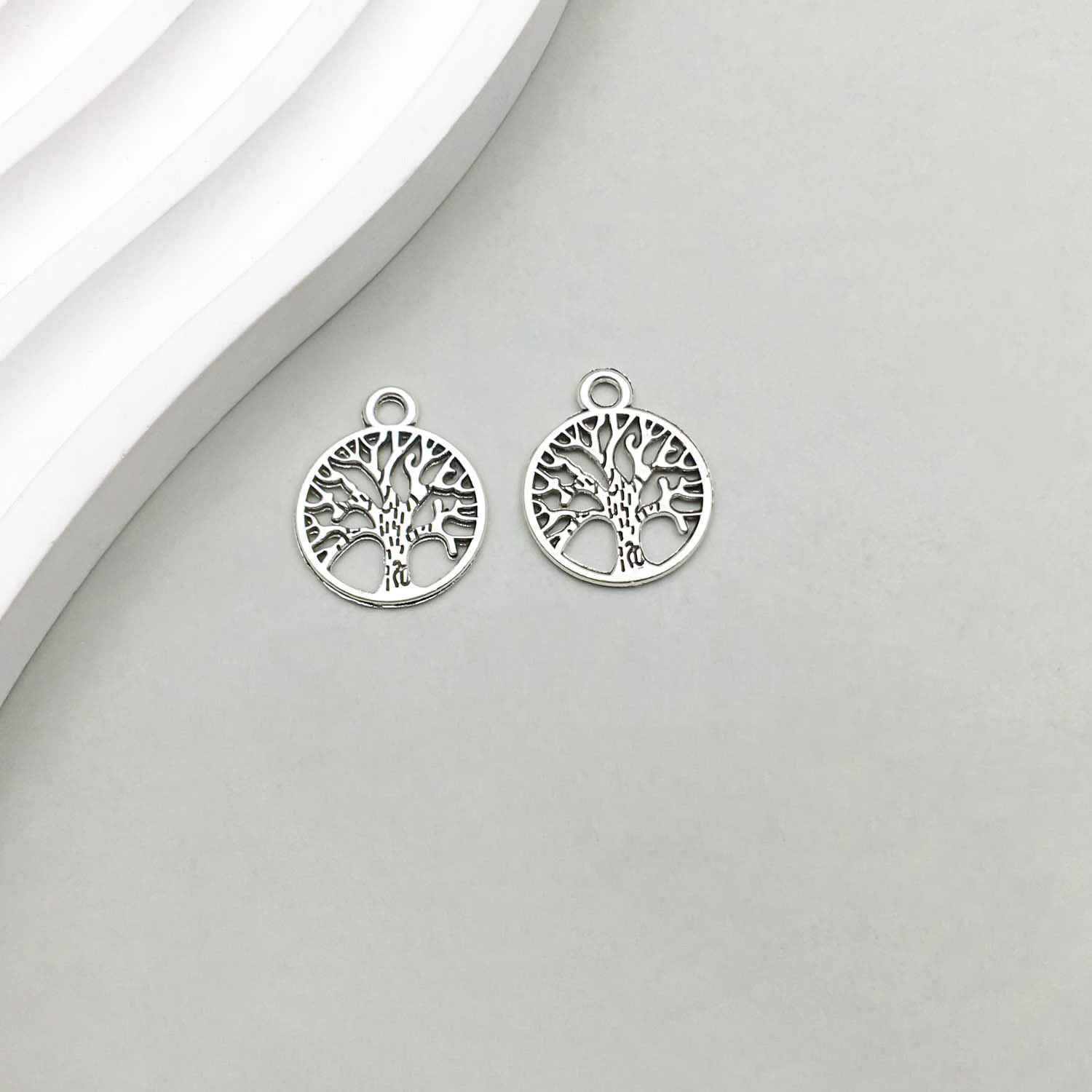 1 Ancient silver life tree 15*19mm-0.8g-17328