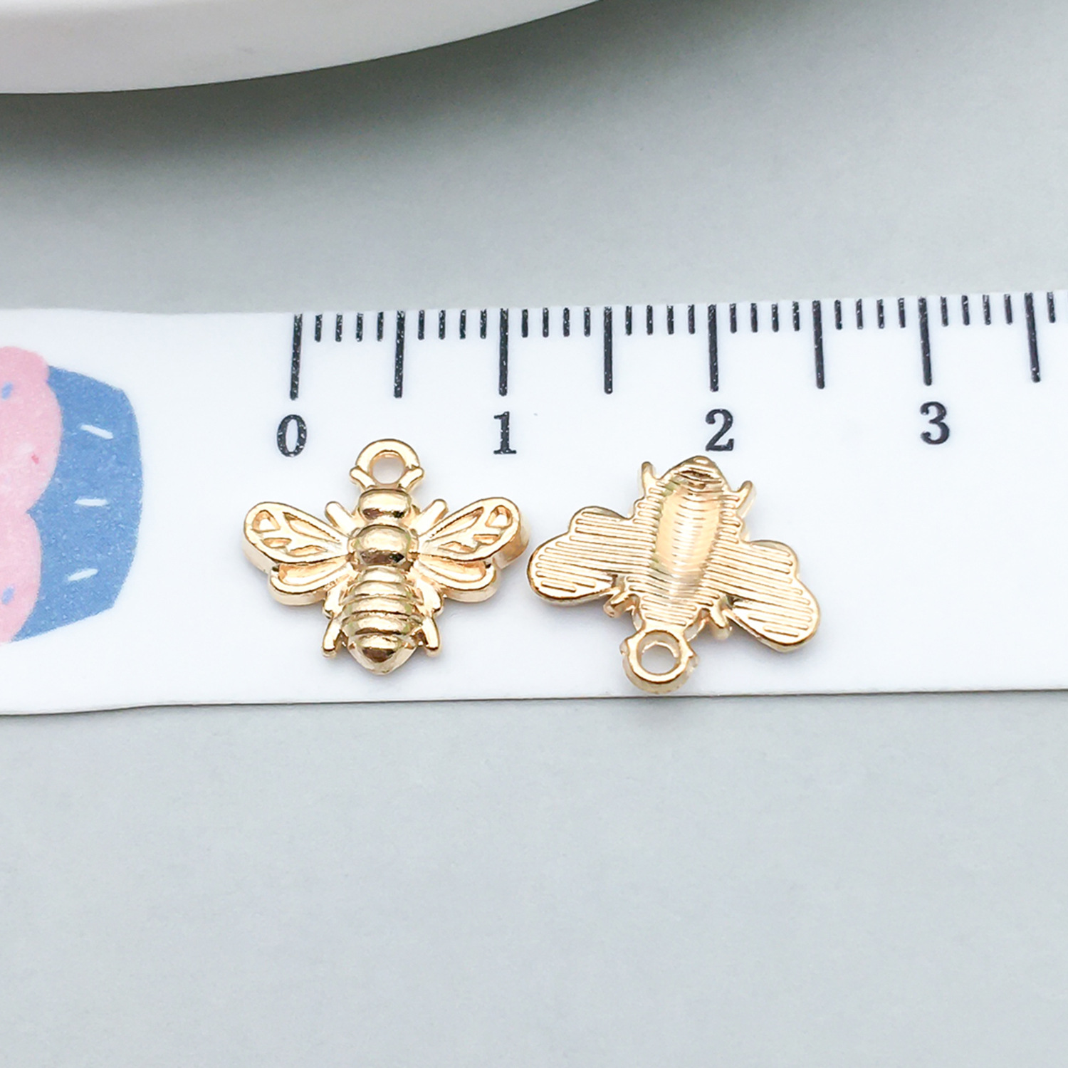 1 kc gold bee 13*11mm-0.7g-20143