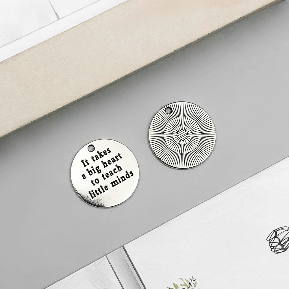 1 ancient silver round ittakes letter card 22*22mm-2.9g-10915