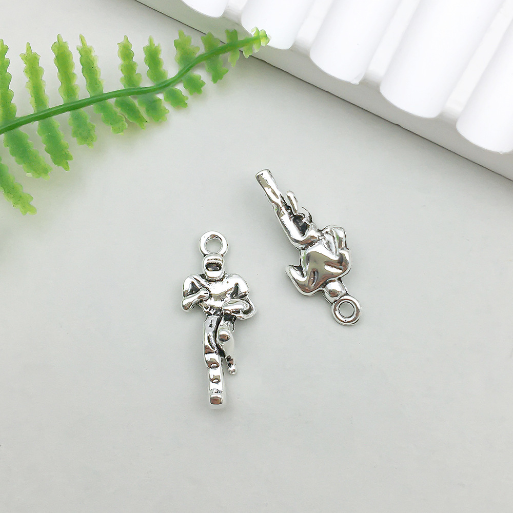 1 ancient silver rugby player 10*24mm-1.2g-11286