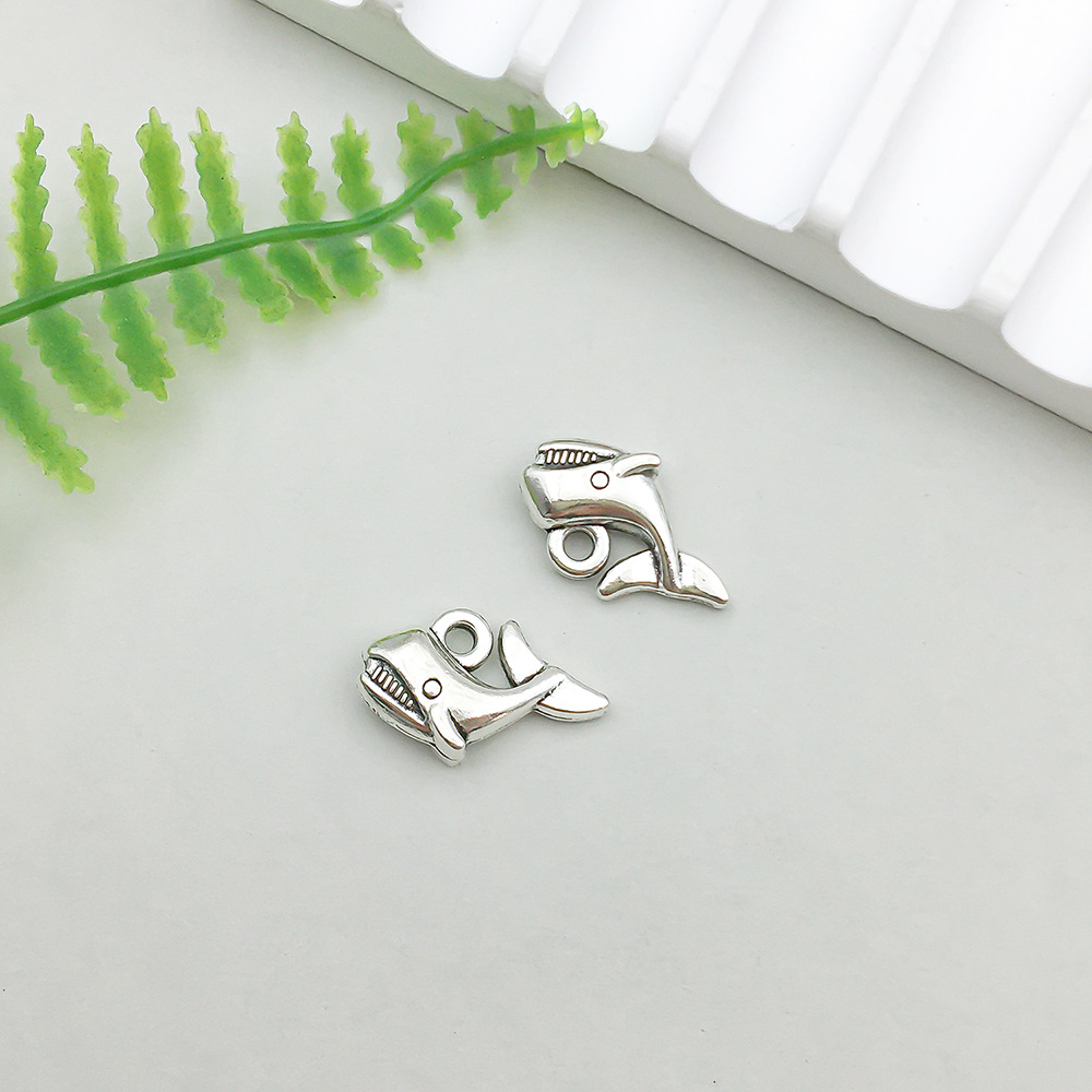 1 ancient silver ocean whale 15*13mm-1.2g-11293