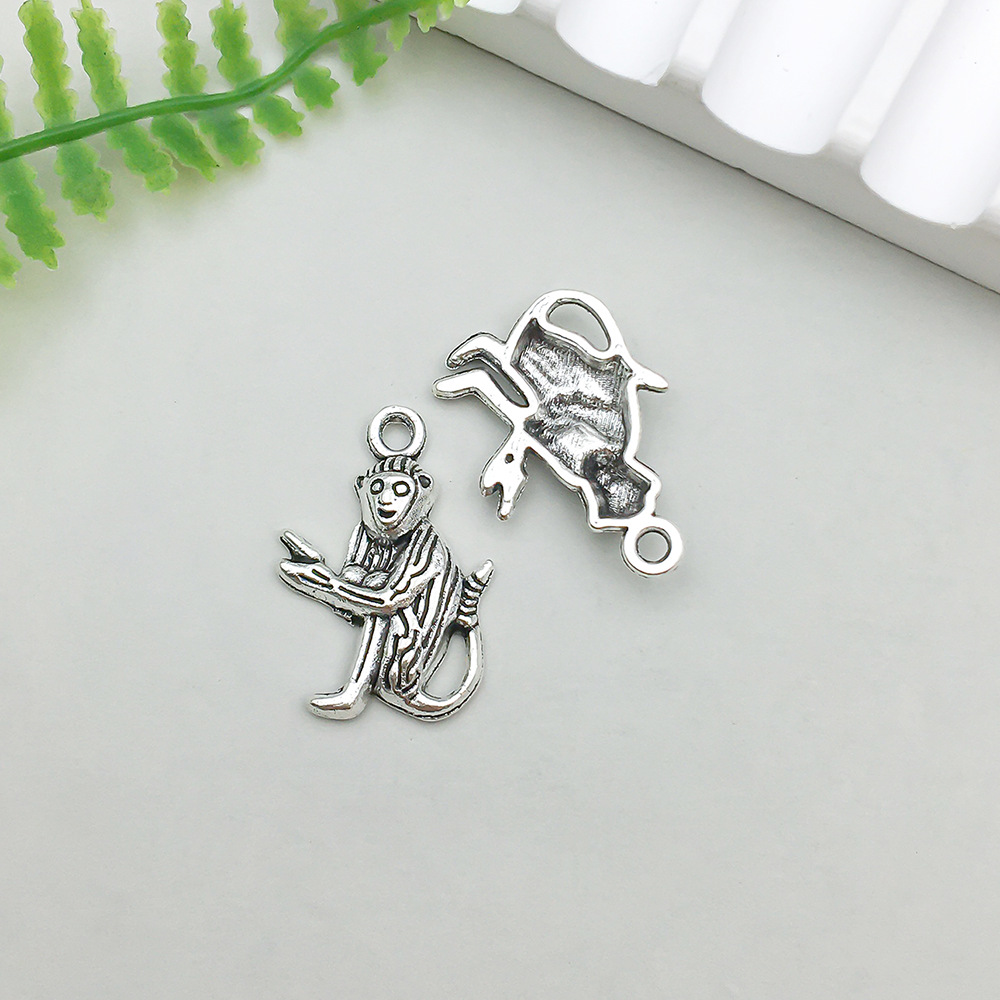 1 ancient silver animal monkey 15*20mm-0.9g-11310