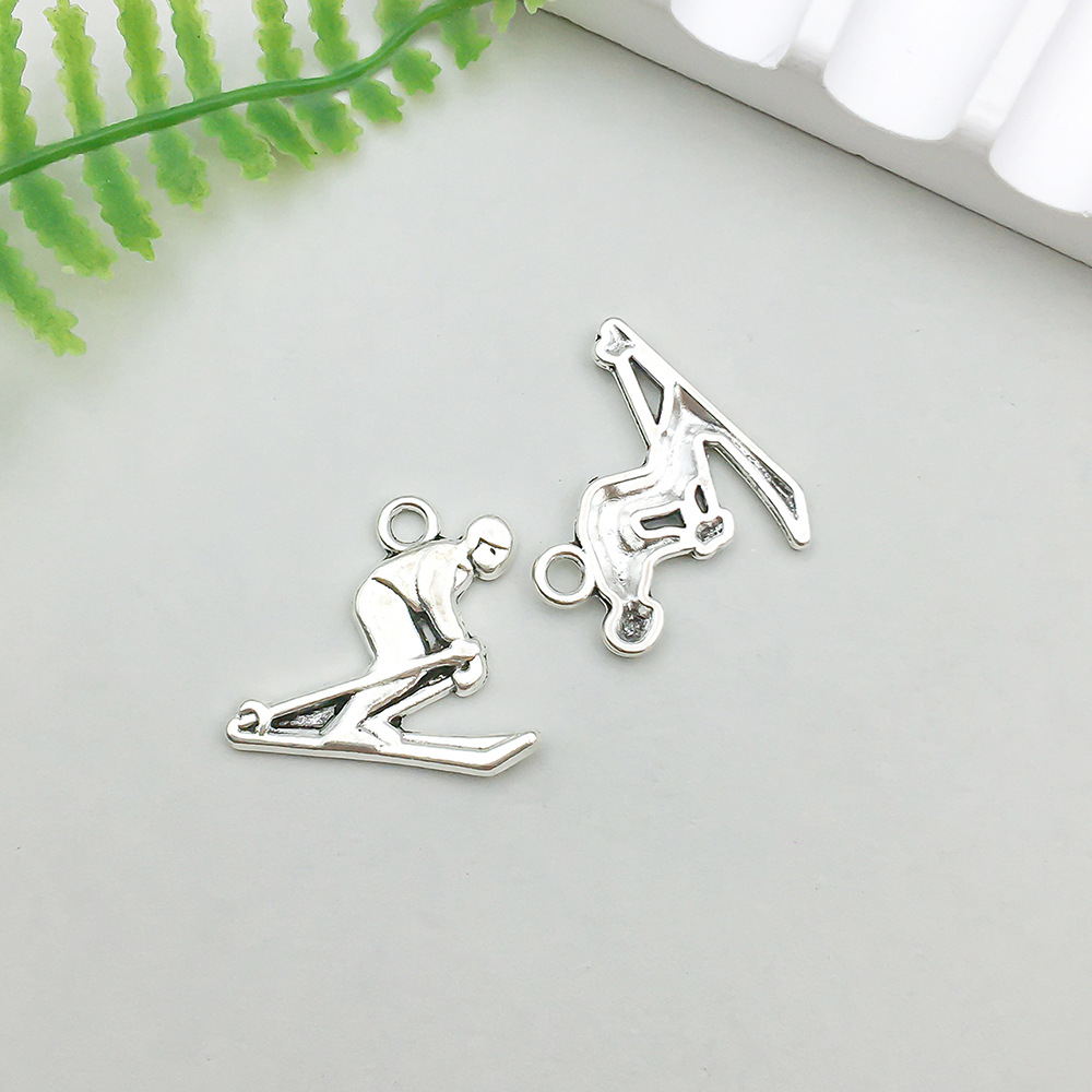 1 ancient silver ski player 18*16mm-1g-11320
