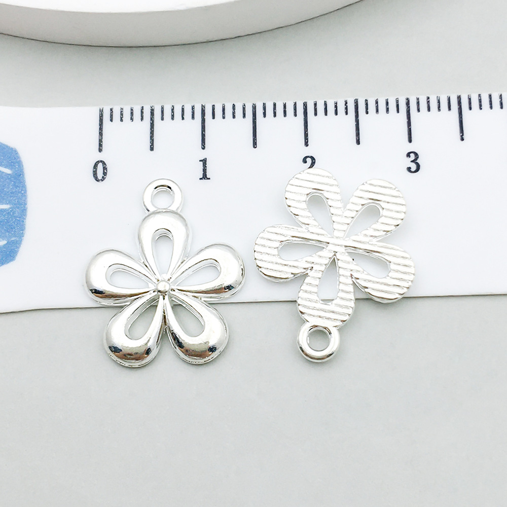 1 bright silver hollow flower 18*15mm-1.1g-20454