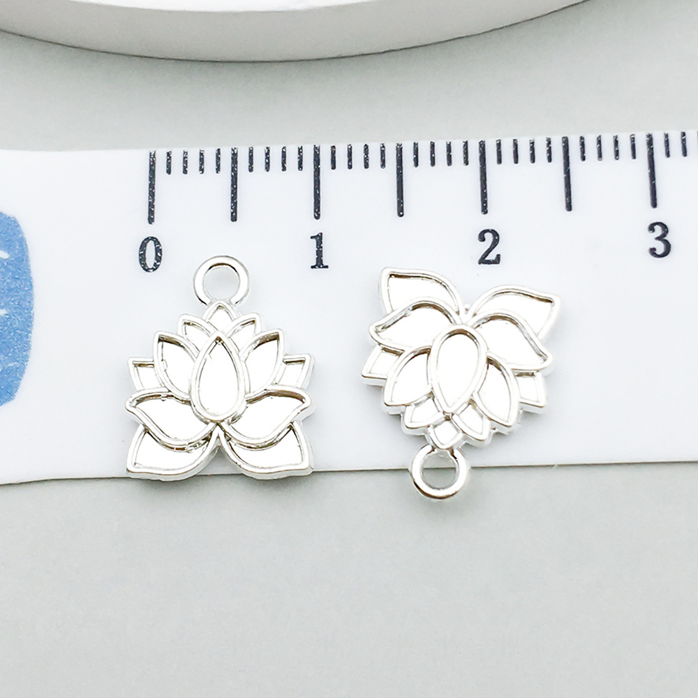 1 bright silver lotus 13*11mm-0.8g-20456