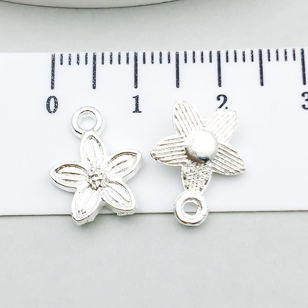 1 bright silver flower 14*11mm-0.7g-20459