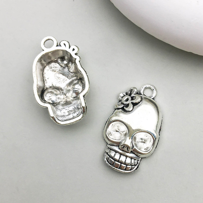 1 skull with flower 13*21mm-1.8g-5804