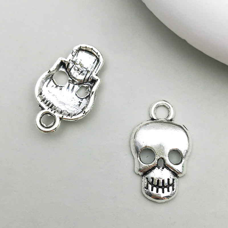 1 ancient silver skull 10*16mm-0.4g-10882