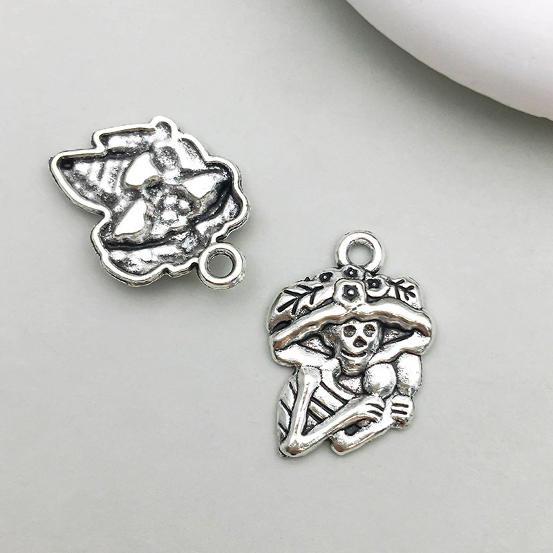 1 ancient silver skull 14*20mm-1g-10886