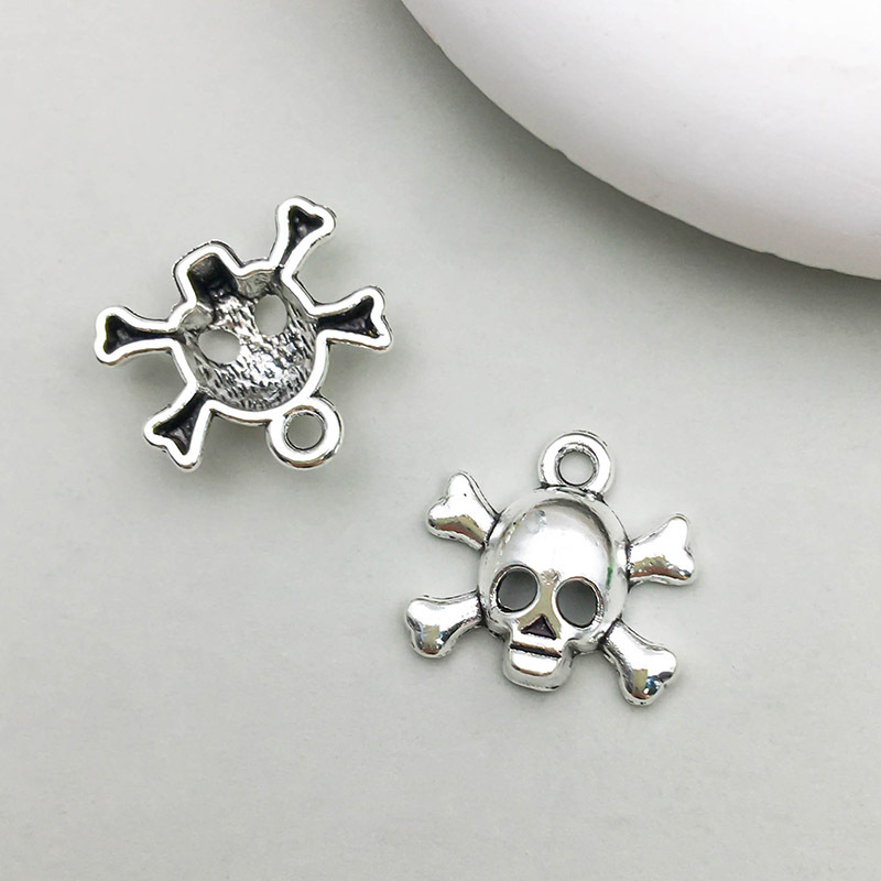 1 ancient silver skull 15*14mm-0.9g-10888