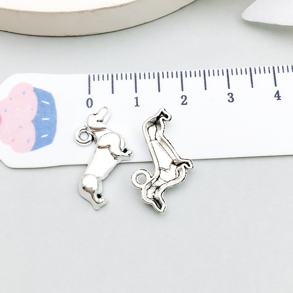 1 ancient silver dog 13*20mm-1.3g-9814