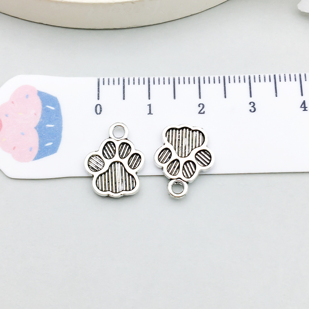 1 ancient silver dog paw 12*14mm-0.8g-17371