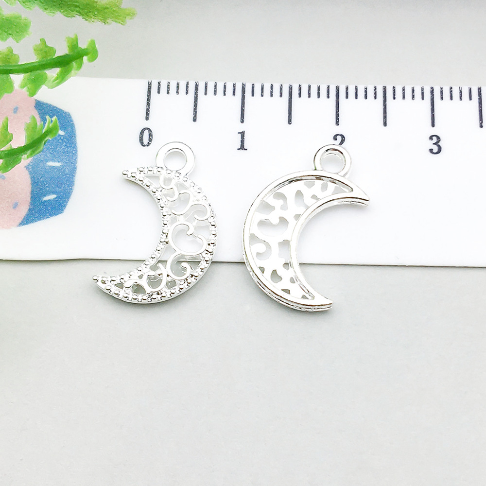 1 bright silver hollow moon 12*18mm-0.5g-20836