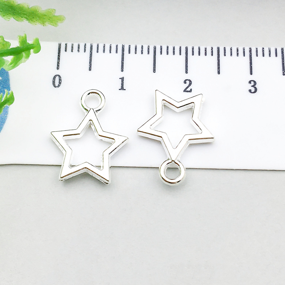 1 bright silver hollow five-pointed star 12*14mm-0.6g-20848