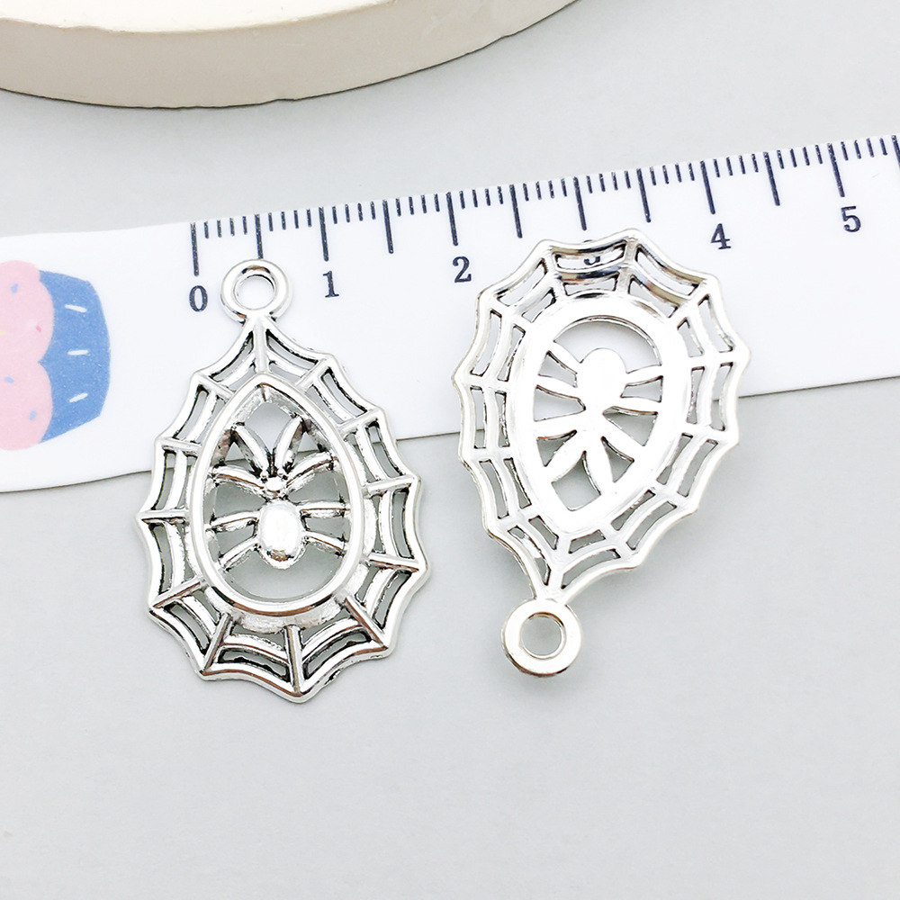 1 ancient silver hollow spider 21*34mm-1.9g-2999