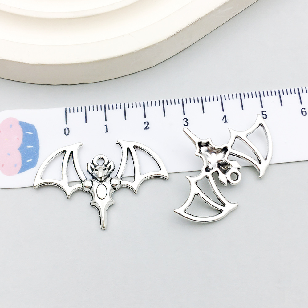 1 ancient silver bat 33*22mm-1.9g-10856