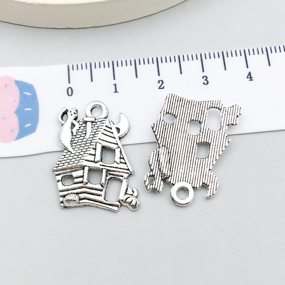 1 ancient silver haunted house castle 18*24mm-2g-10883