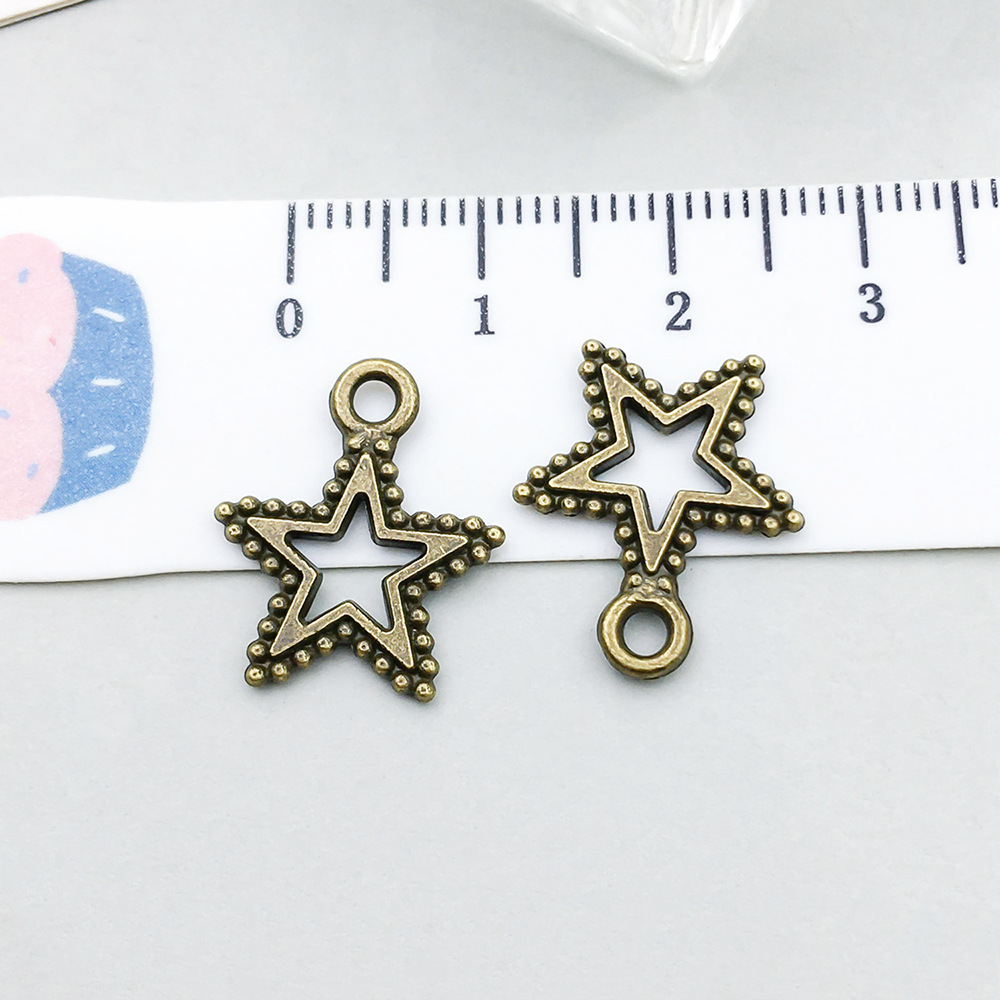 1 ancient green five-pointed star 15*17mm-1.9g-9069