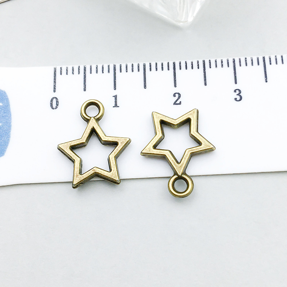 1 ancient green hollow five-pointed star 12*14mm-0.6g-20862