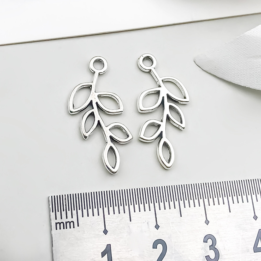 1 ancient silver hollow leaf 12*26mm-0.8g-10797