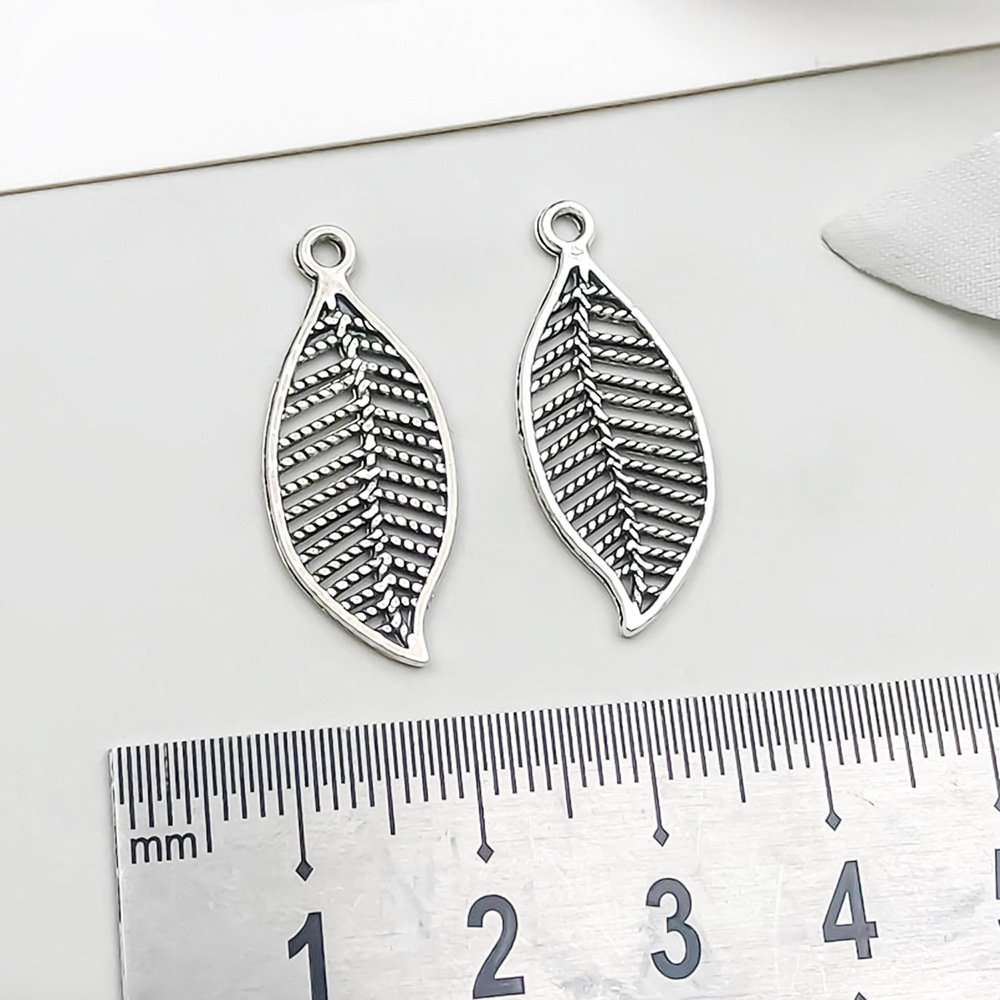 1 ancient silver leaf 10*26mm-0.8g-11271