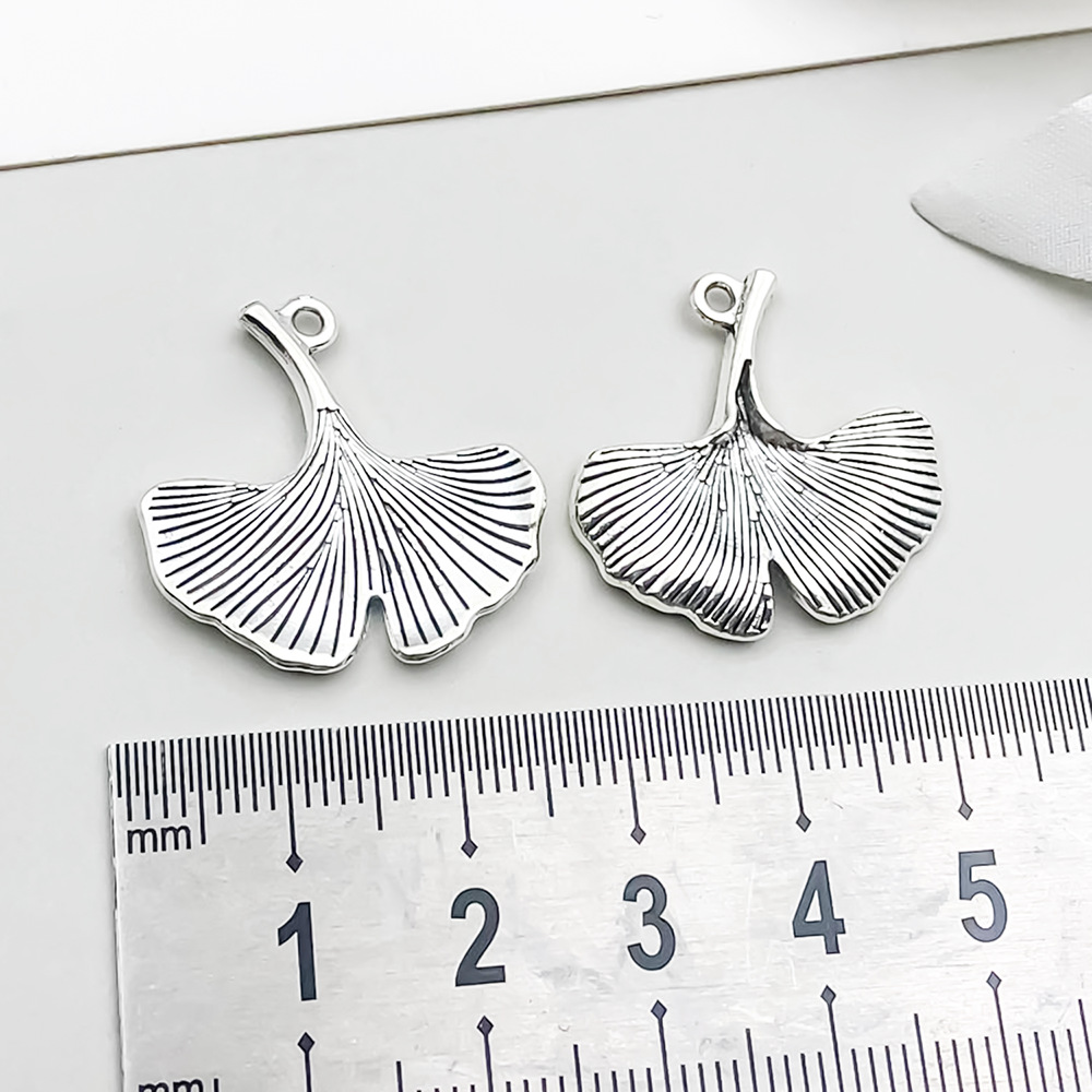 1 ancient silver apricot leaf 24*25mm-2.5g-B382