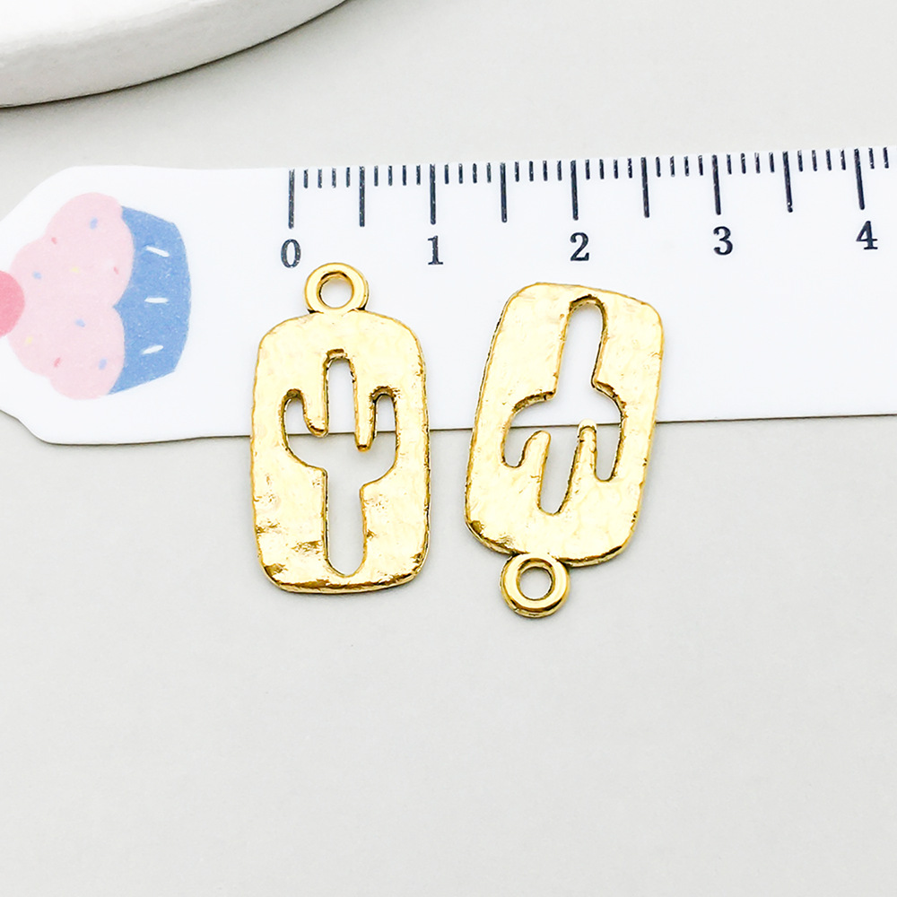 1 ancient gold cactus 23*12mm-1.3g-19242