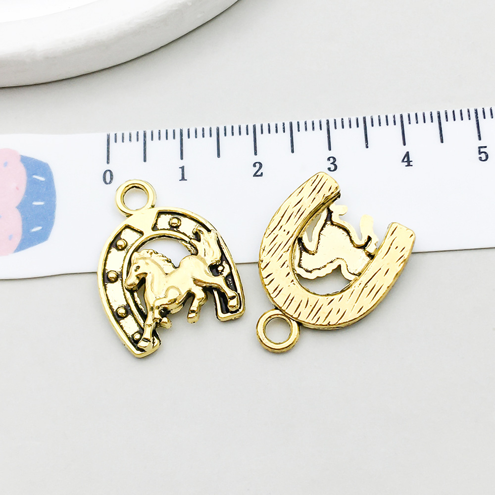 1 ancient gold horseshoe 23*18mm-2.3g-19243