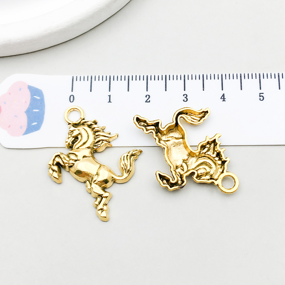 1 ancient golden horse 24*20mm-1.7g-19249