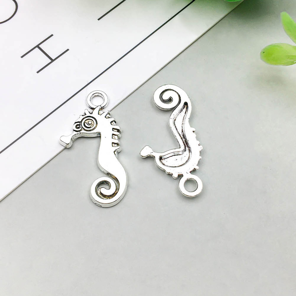 1 ancient silver seahorse 15*30mm-1.5g-11309