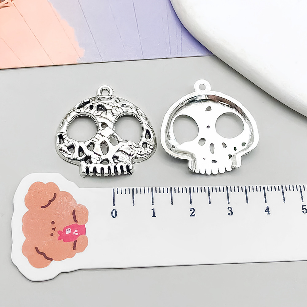 1 ancient silver skull 27*27mm-3g-3166