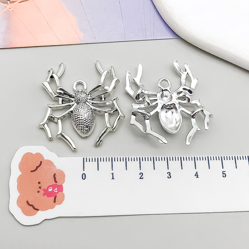 1 ancient silver spider 31*35mm-5.3g-7458