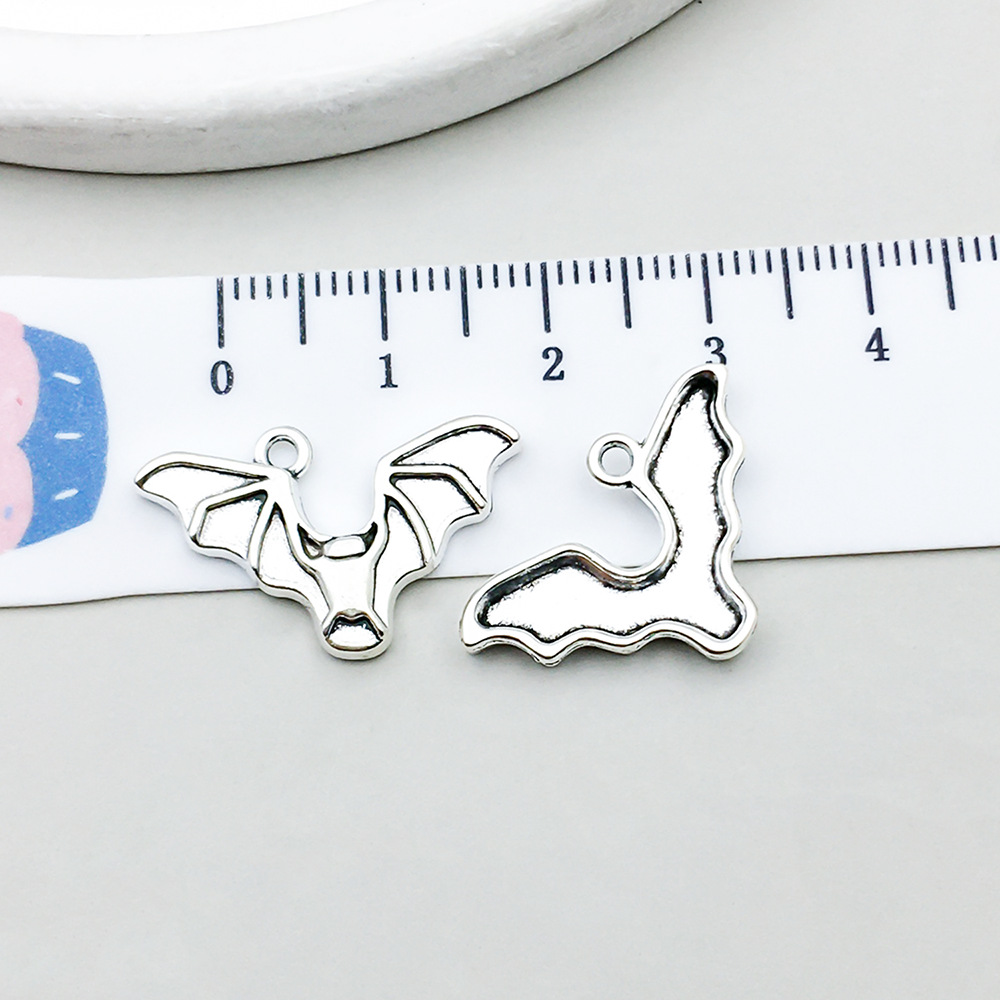 1 ancient silver halloween bat 15*24mm-1.4g-6592