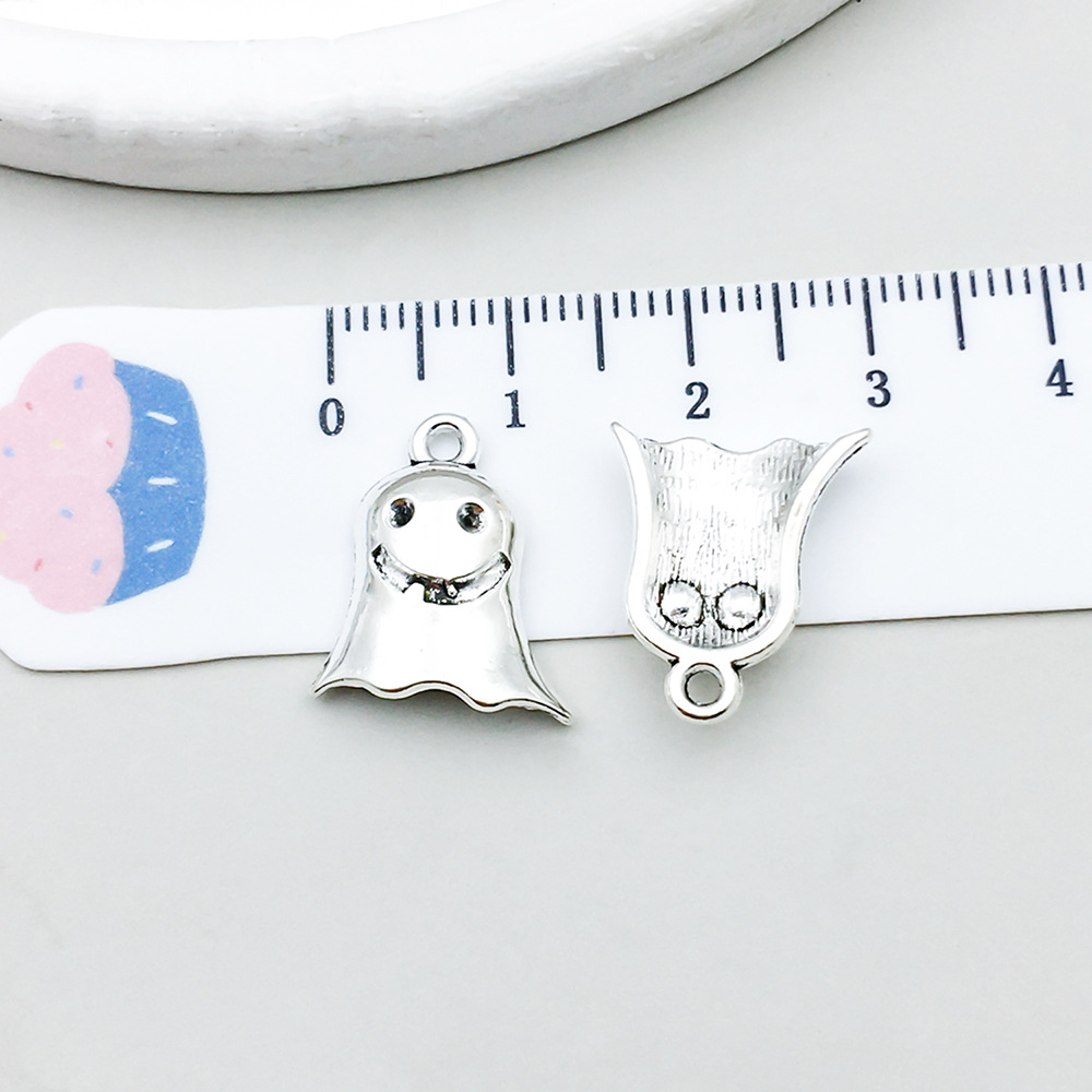 1 ancient silver halloween ghost devil 17*17mm-1.4g-10880