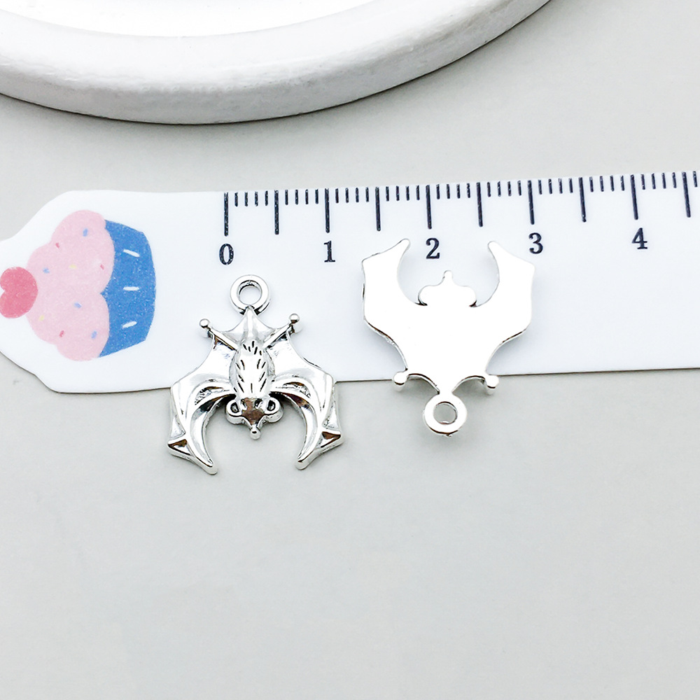 1 ancient silver halloween bat 17*20mm-1.6g-b297