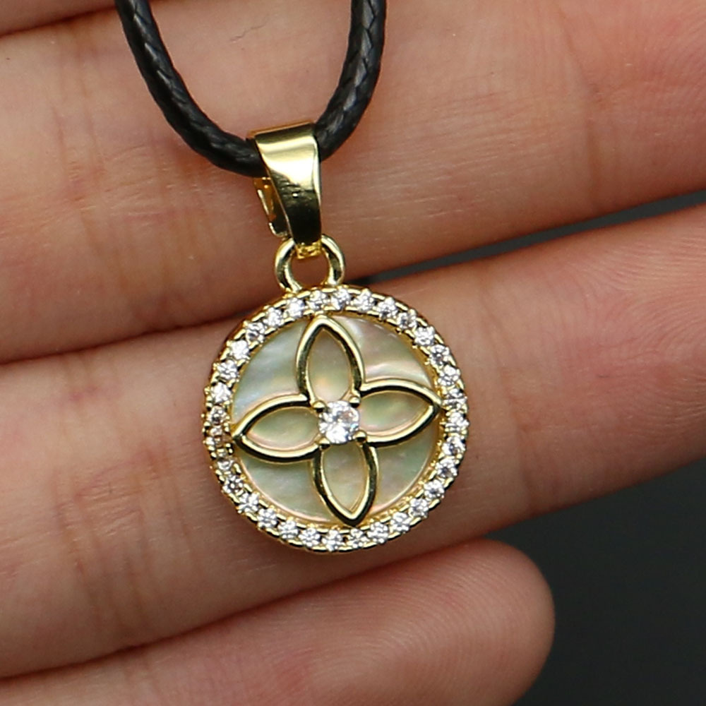 White Lip Shell necklace 19inch