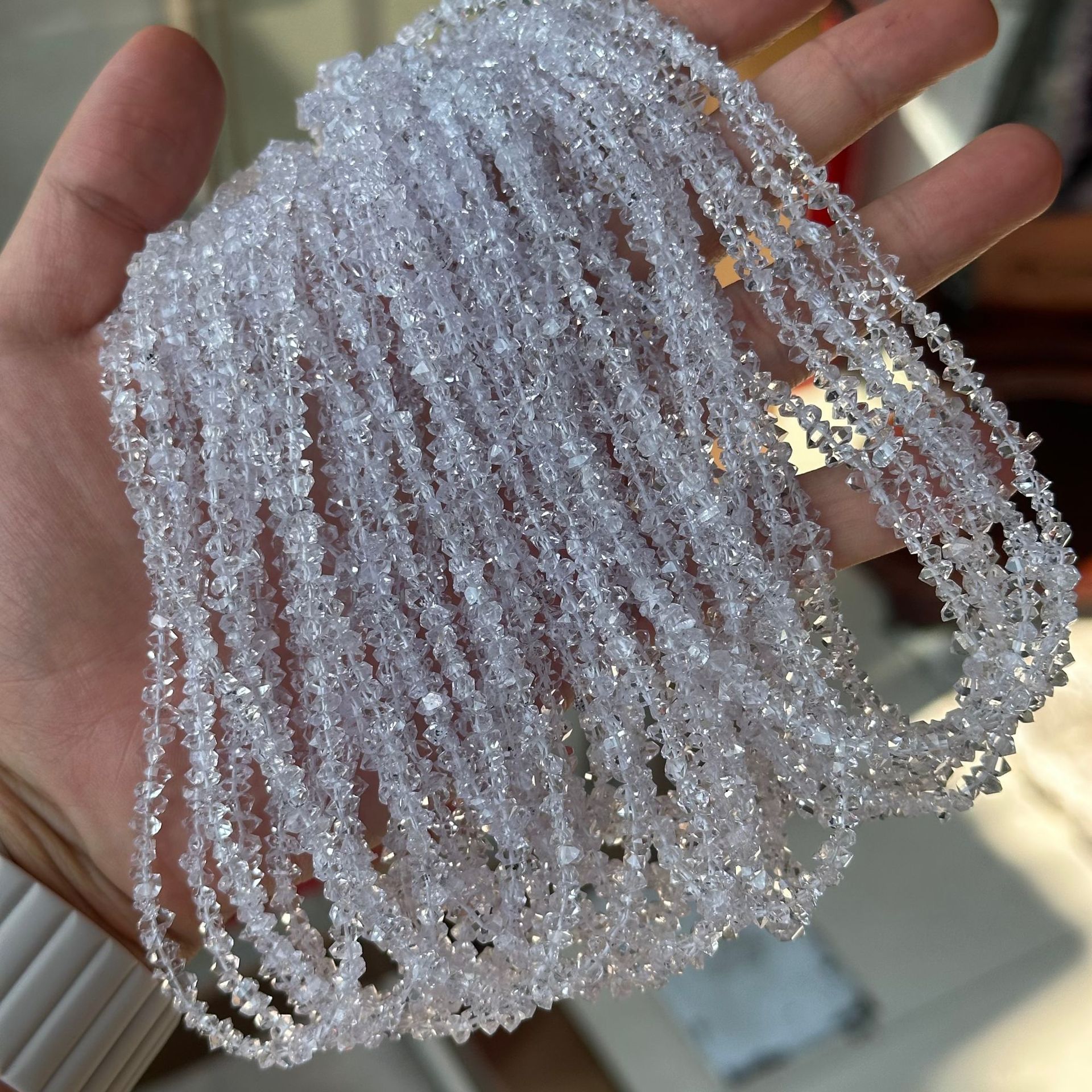 Medium size, size about 2.5mm*4mm