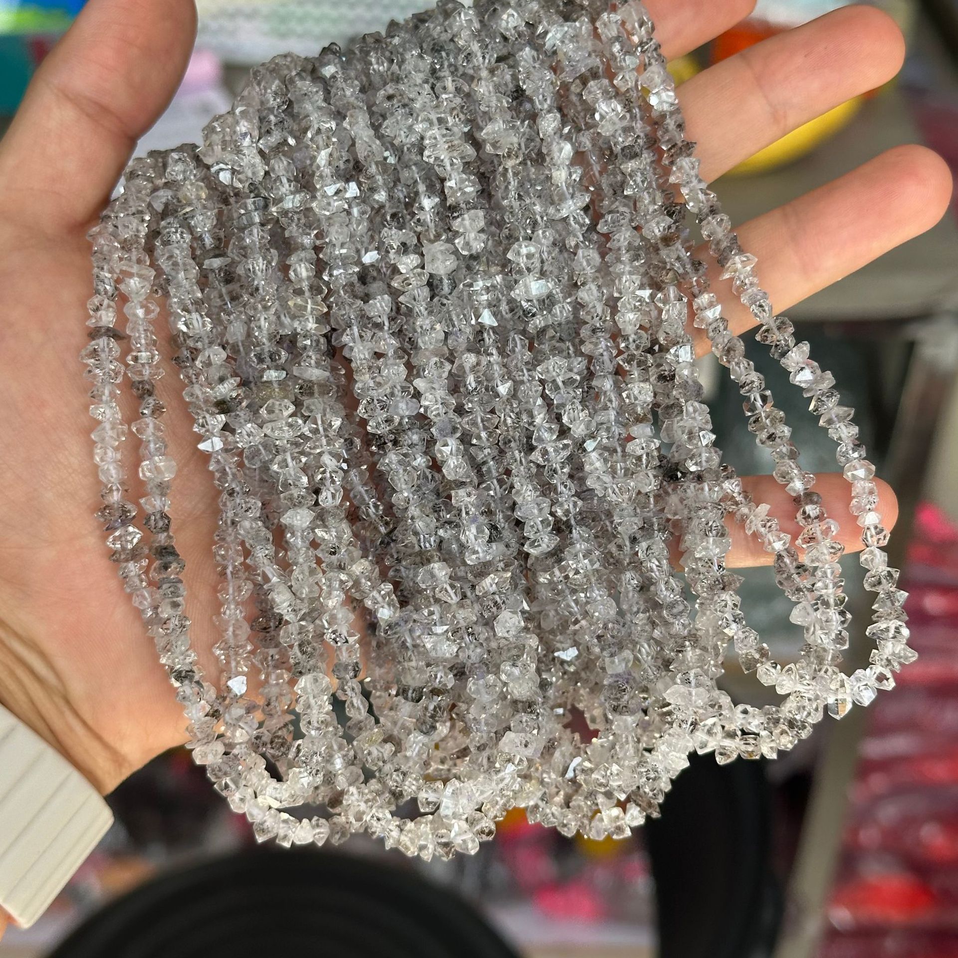 Black shining large, size about 3*4.5mm