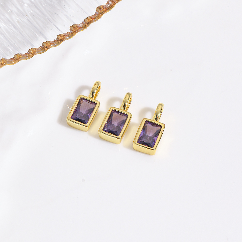 фиолетовый