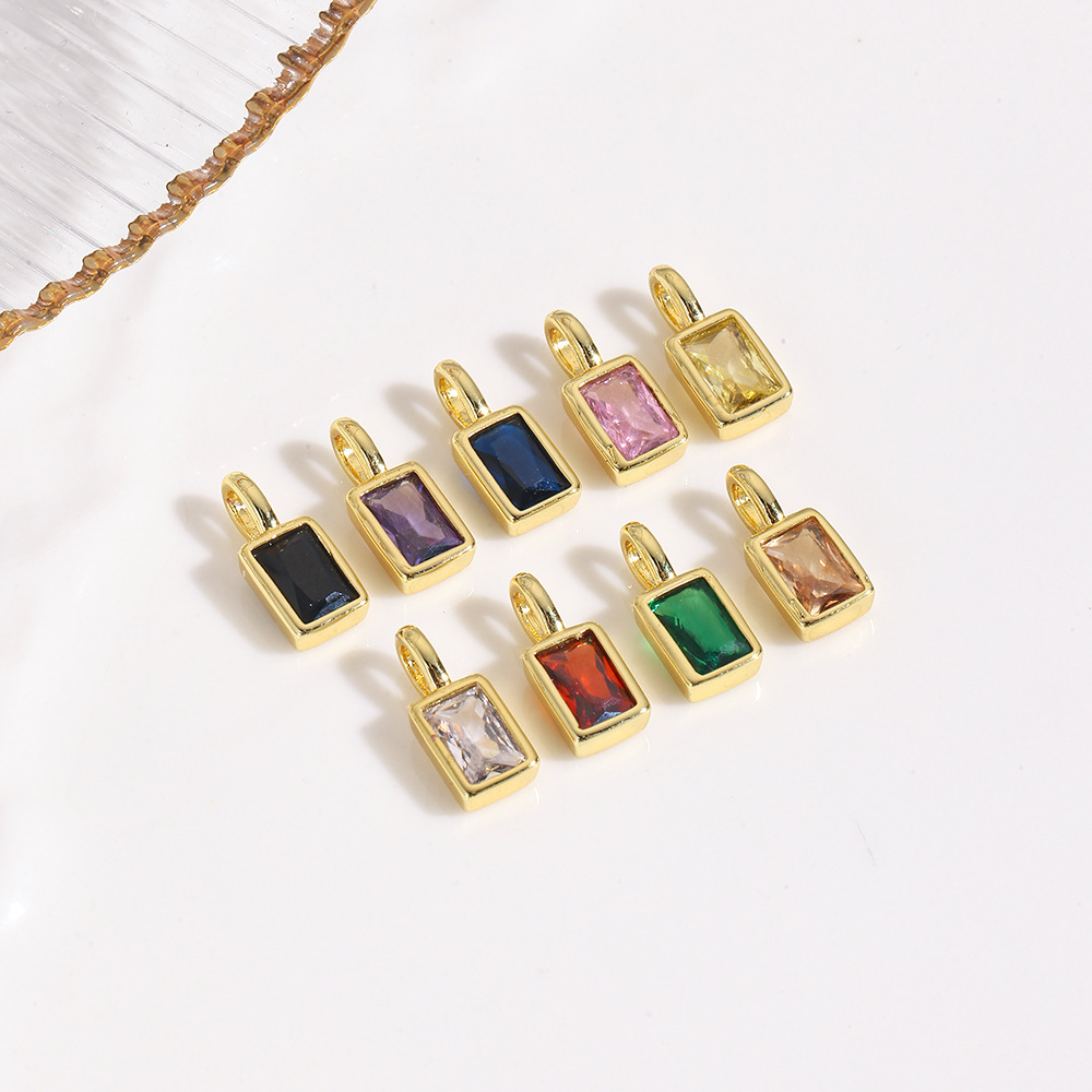 тепло замечаем: цвет этого элемента случайный