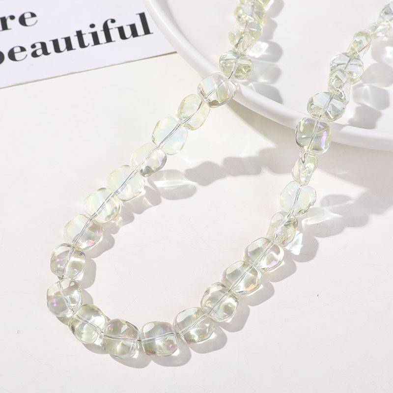 A string of light yellow