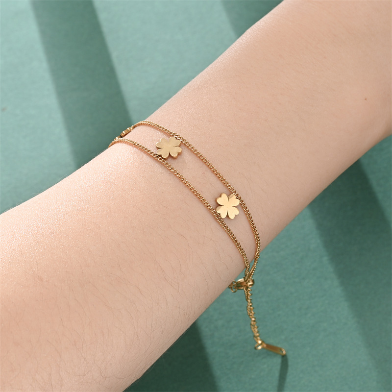 Four leaf clover golden