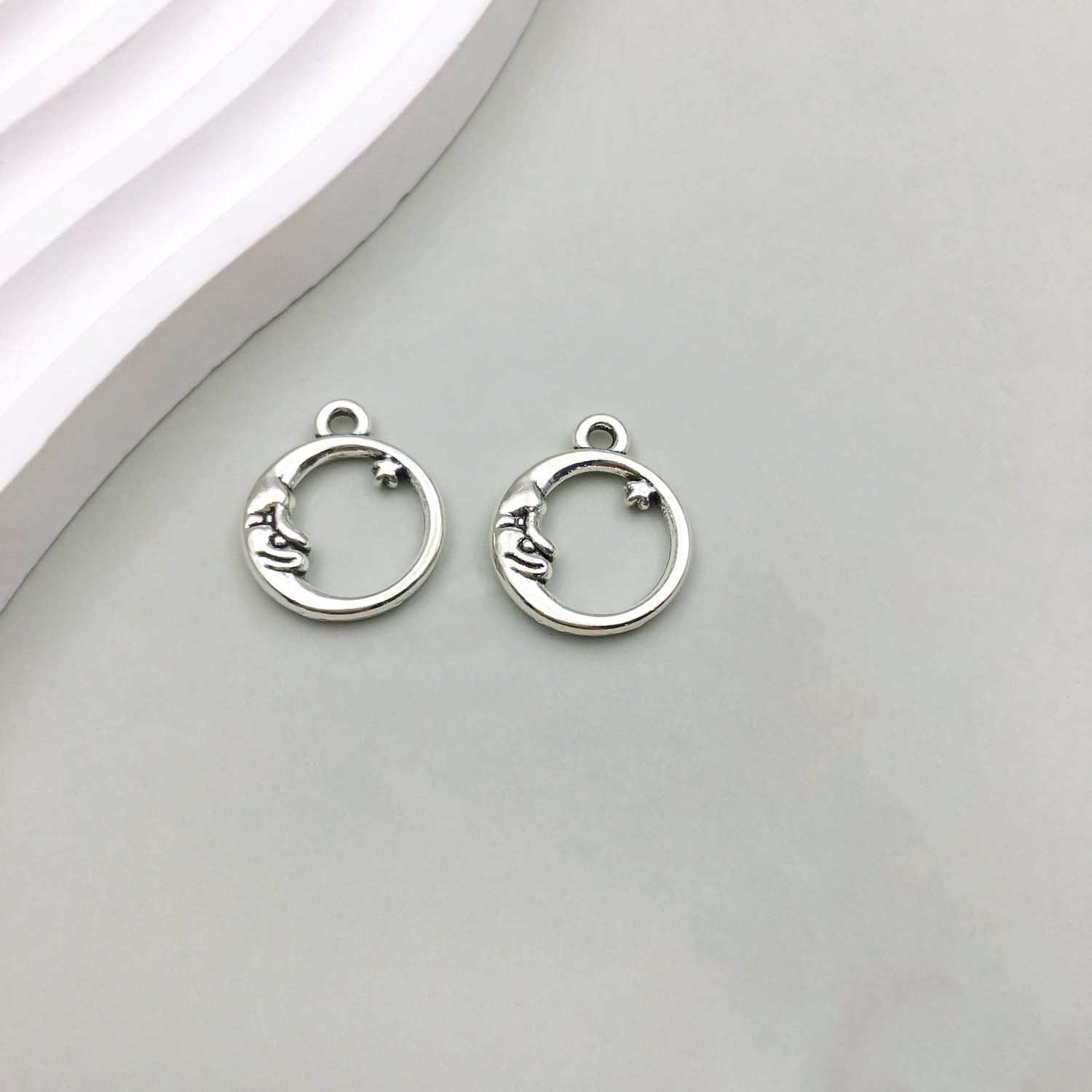 1 Ancient Silver Moon Star 16*19mm-1.5g-9064