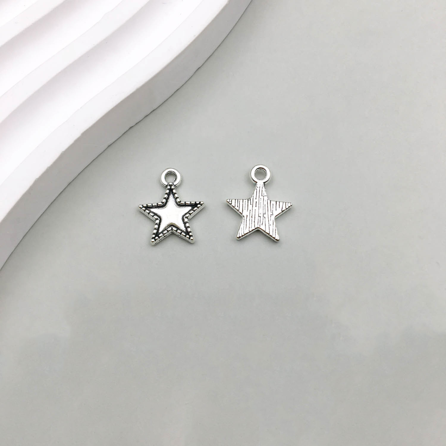1 Ancient Silver Star 13*15mm-0.7g-9842